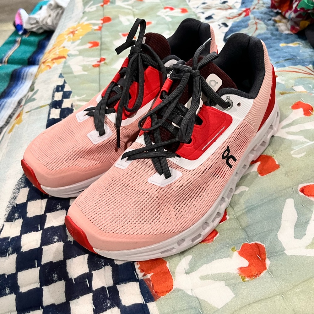 On cloud cloudstratus size 7.5